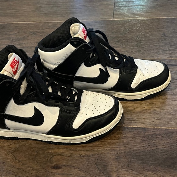 Women’s Nike Dunk High Panda Sneakers, Size 7 - Picture 1 of 5